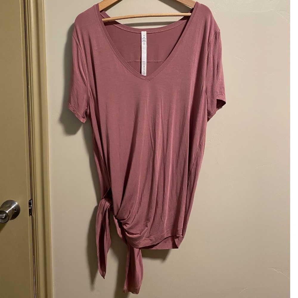 Pink 🍋 lululemon shirt